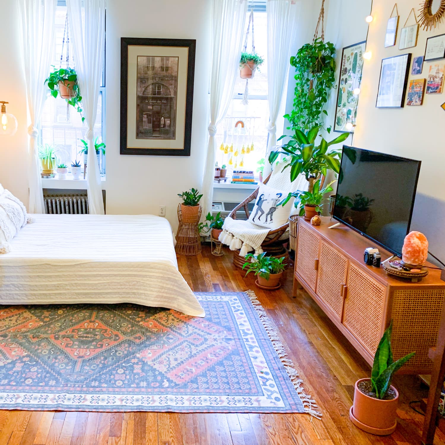 Tiny 280 Square Foot Manhattan Studio Apartment Tour Photos